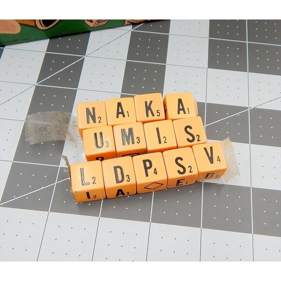 Vintage Lowe Scribbage Game No 954 Complete Original Box Word Game Timer - Picture 2 of 8